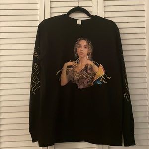 FKA Twigs Tour shirt